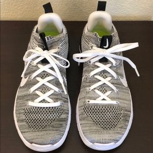 Nike training women’s sneakers